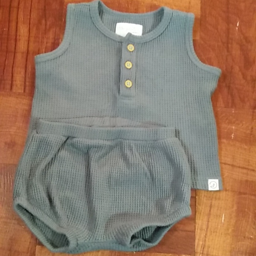 Little Planet Organic by Carter's 3M Outfit, Tank Top & Shorts Waffle Knit Set - Picture 6 of 12
